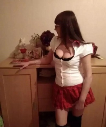 Дина, 28
